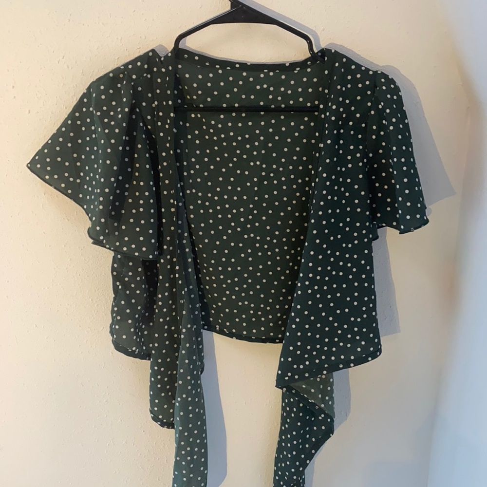 Front tie wrap polka dot top